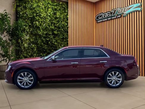 Used 2018 Chrysler 300 Limited AWD/4WD image 3