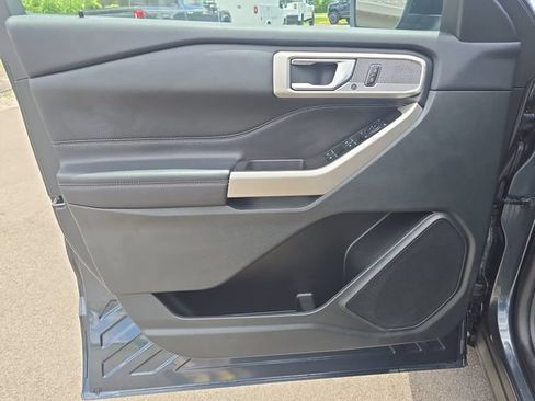 Certified 2024 Ford Explorer XLT w/ Equipment Group 202A AWD/4WD image 9