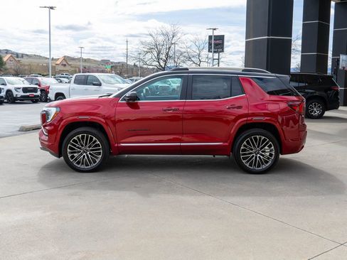 New 2026 GMC Terrain Denali w/ LPO, Black Badging Package AWD/4WD image 4