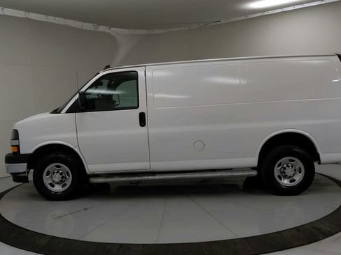 Used 2021 Chevrolet Express 2500 w/ Driver Convenience Package RWD image 6