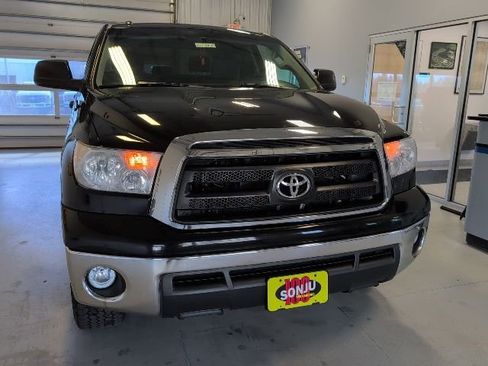 Used 2011 Toyota Tundra 4x4 CrewMax w/ SR5 Pkg image 35