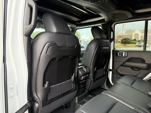 New 2026 Jeep Wrangler Unlimited Sahara AWD/4WD image 28