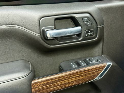 Used 2021 Chevrolet Silverado 1500 High Country w/ Technology Package image 21