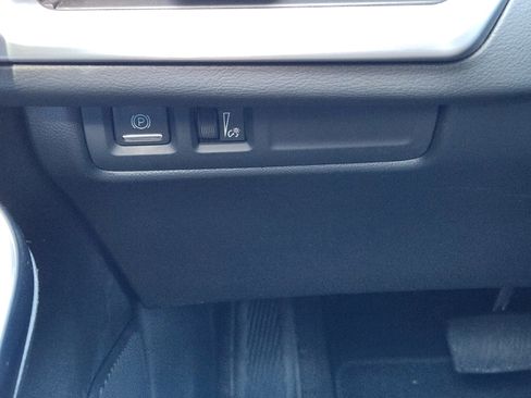 Certified 2025 Cadillac XT4 Premium Luxury image 22