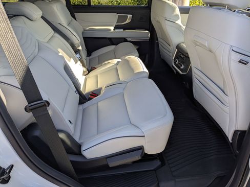 Certified 2025 Ford Expedition Platinum w/ Platinum Ultimate Package image 41