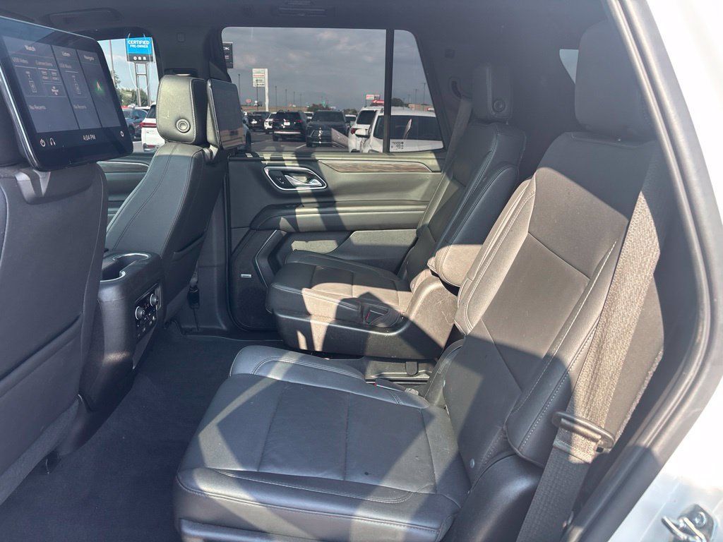 Used 2021 Chevrolet Tahoe Z71 w/ Luxury Package AWD/4WD image 15