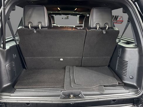 Used 2017 Ford Expedition Platinum image 11