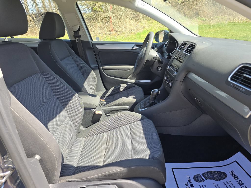 Used 2013 Volkswagen Golf 4-Door FWD image 16