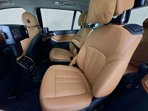 Used 2022 BMW X7 xDrive40i w/ Premium Package AWD/4WD image 25
