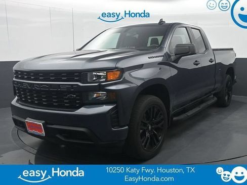 Used 2020 Chevrolet Silverado 1500 Custom w/ Custom Value Package AWD/4WD image 1