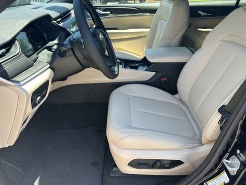New 2026 Jeep Grand Cherokee Limited AWD/4WD image 9