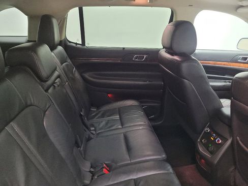 Used 2019 Lincoln MKT AWD image 19