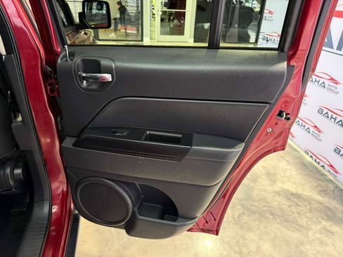 Used 2015 Jeep Patriot High Altitude FWD image 32