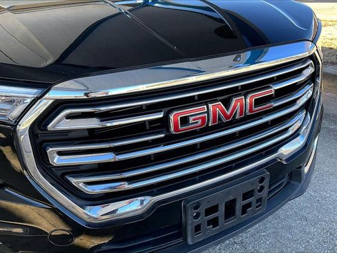 Used 2023 GMC Terrain SLT image 30