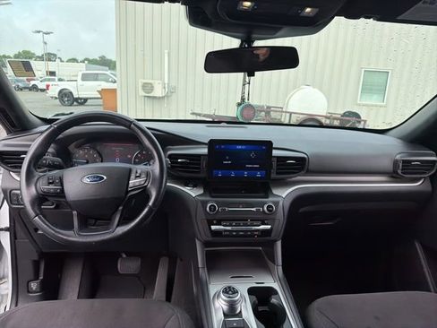 Used 2020 Ford Explorer XLT AWD/4WD image 11