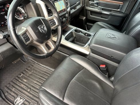 Used 2018 RAM 1500 Laramie w/ Convenience Group image 9