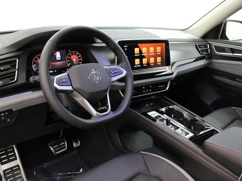 New 2026 Volkswagen Atlas Peak Edition AWD/4WD image 14