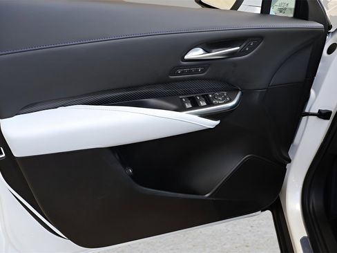 Used 2024 Cadillac XT4 Sport image 10