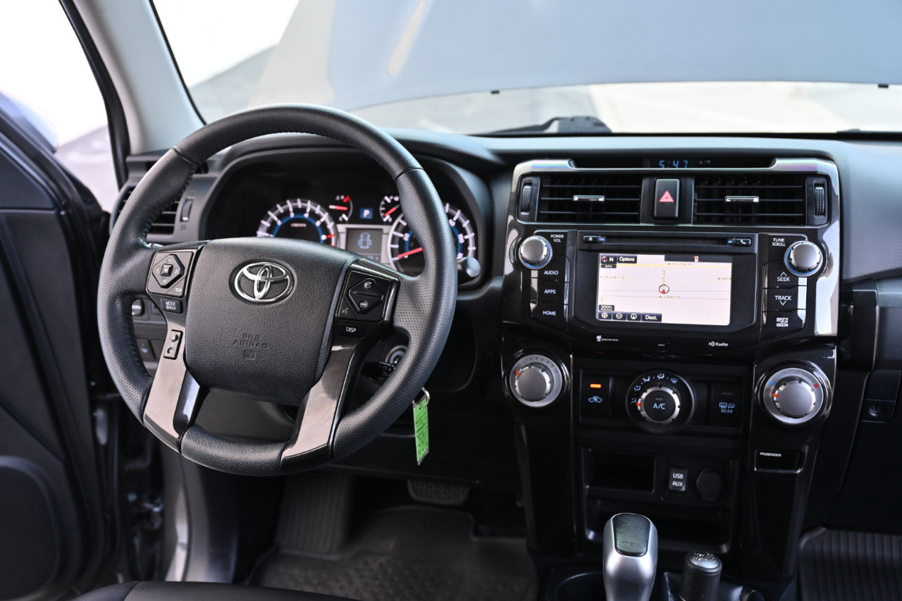 Used 2018 Toyota 4Runner TRD Off-Road Premium AWD/4WD image 20