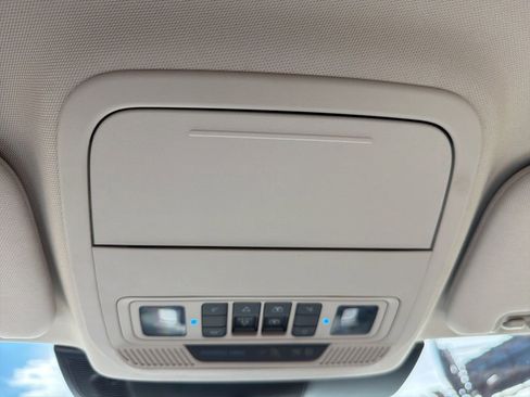 Used 2020 Ford Explorer Limited AWD/4WD image 22