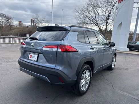 Certified 2025 Toyota Corolla Cross LE image 5