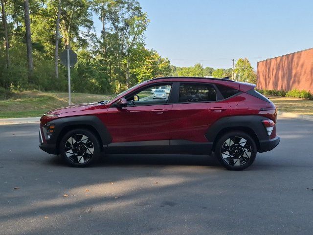 Used 2025 Hyundai Kona SEL FWD image 2