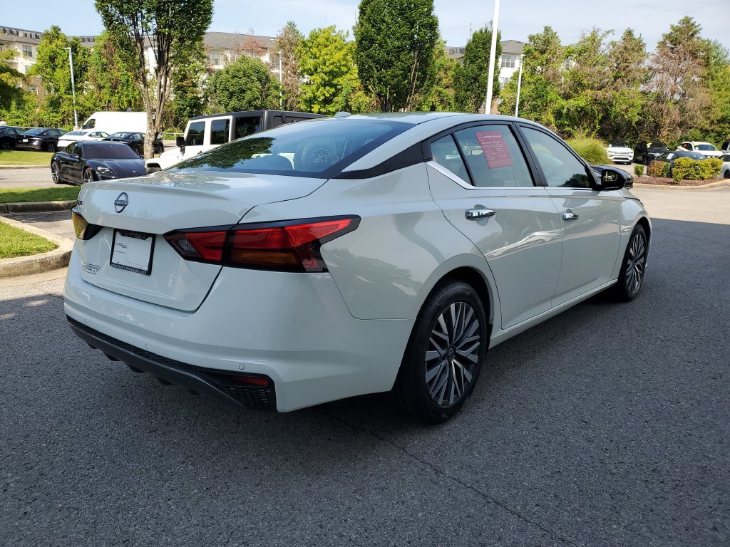 Certified 2025 Nissan Altima 2.5 SV FWD image 4