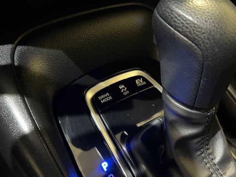 Certified 2022 Toyota Corolla LE image 26