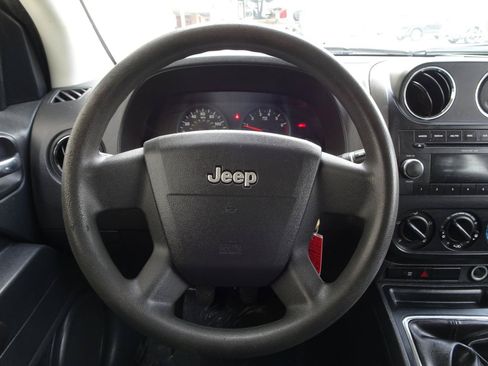 Used 2009 Jeep Compass Sport FWD image 15