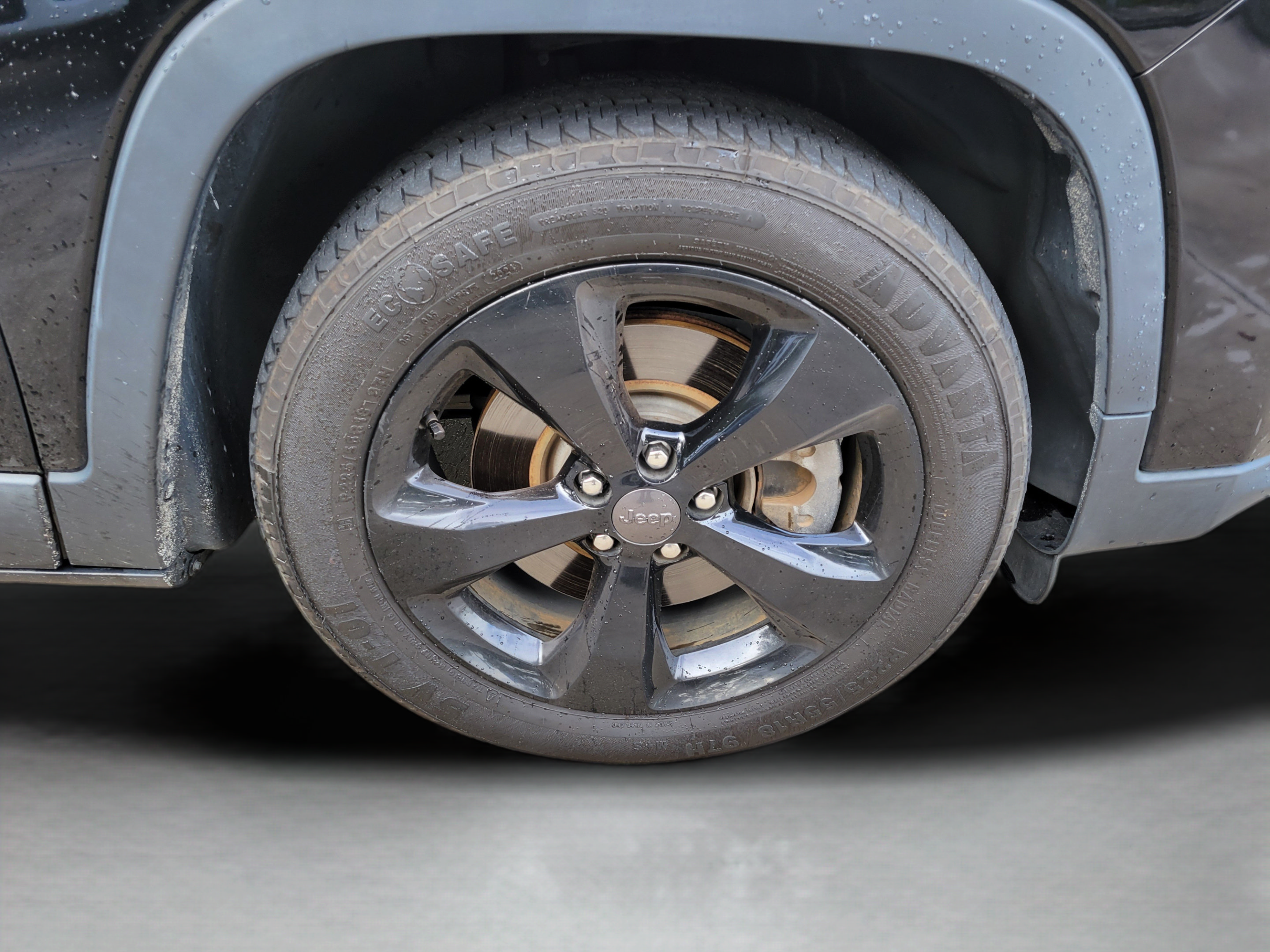 Used 2020 Jeep Cherokee Latitude Plus FWD image 5