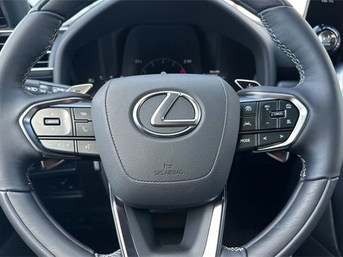 New 2025 Lexus LX 600 4WD w/ Luxury Package image 16
