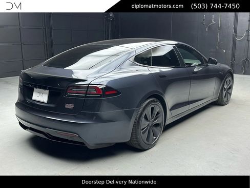 Used 2024 Tesla Model S Plaid image 6