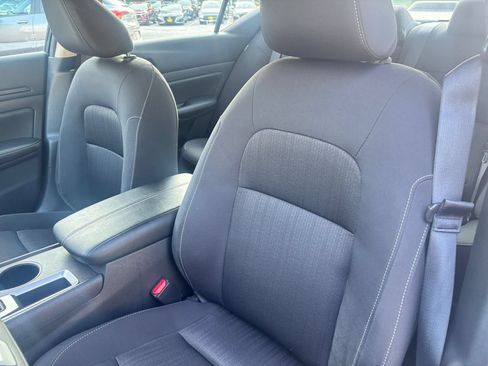 Used 2025 Nissan Altima 2.5 SV FWD image 37