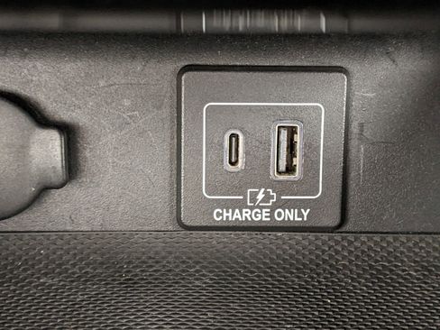 Used 2019 Nissan Pathfinder SV image 25