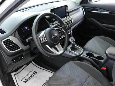 Used 2021 Kia Seltos LX image 21