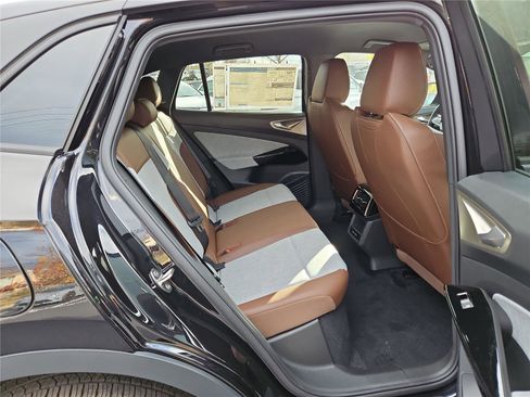 New 2025 Volkswagen ID.4 Pro image 30