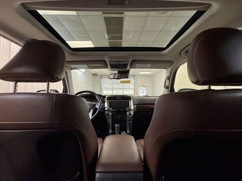 Used 2024 Toyota 4Runner Limited image 19