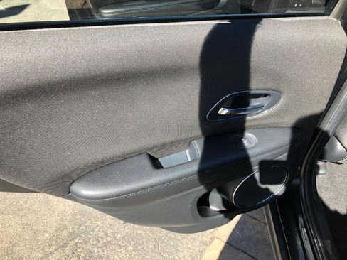 Used 2017 Honda HR-V EX image 24