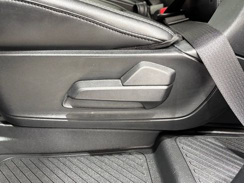 Used 2023 Ford Explorer XLT w/ Equipment Group 202A image 15