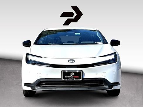 Used 2025 Toyota Prius LE image 3