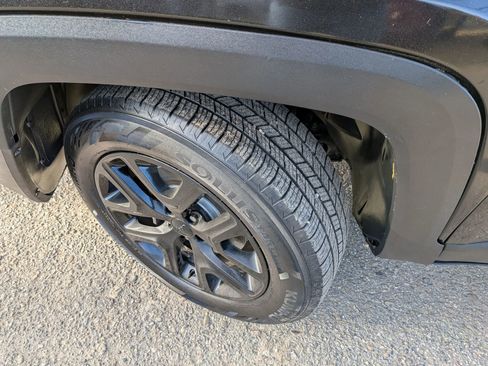 Used 2016 Jeep Renegade Latitude AWD/4WD image 13