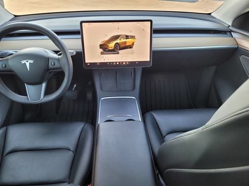 Used 2022 Tesla Model Y Long Range AWD/4WD image 6