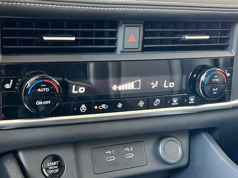 Used 2025 Nissan Rogue SV w/ SV Premium Package FWD image 24