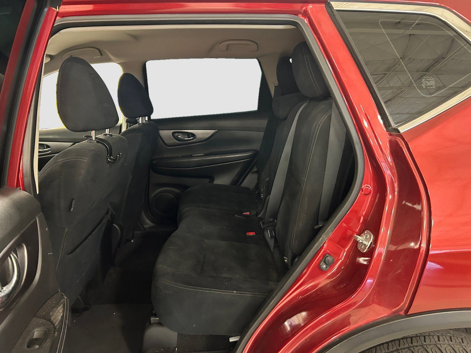 Used 2016 Nissan Rogue S FWD image 16