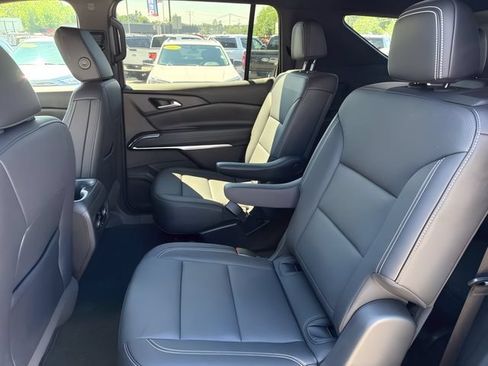 Used 2026 Chevrolet Traverse LT AWD/4WD image 17