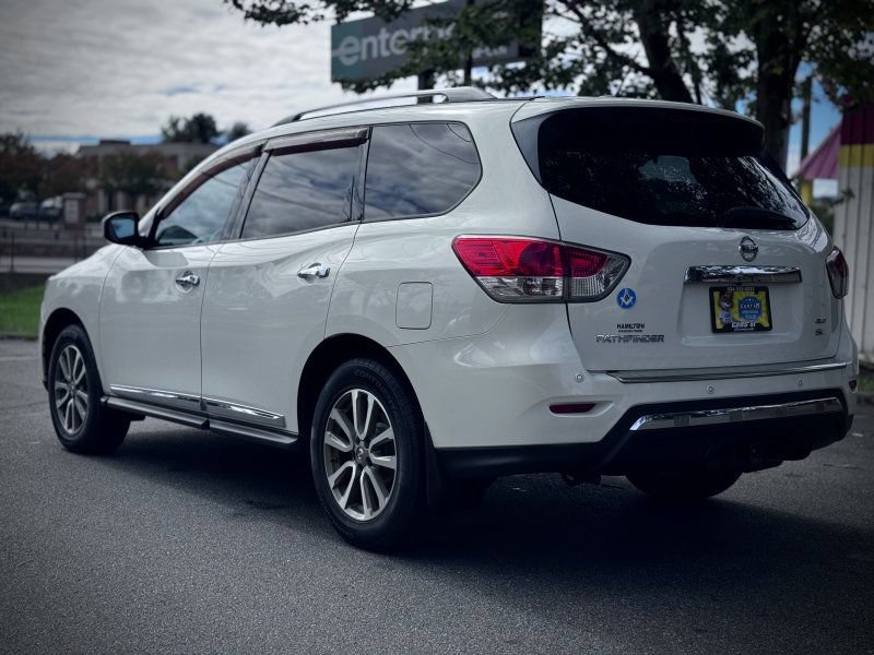 Used 2014 Nissan Pathfinder SL w/ SL Tech Package AWD/4WD image 5