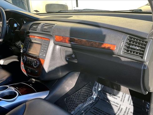 Used 2010 Mercedes-Benz R 350 4MATIC image 25