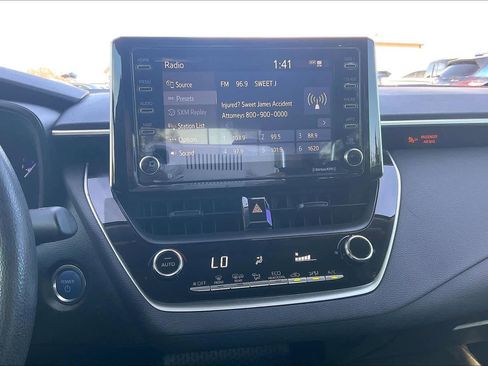 Used 2021 Toyota Corolla LE image 35