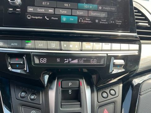 Used 2025 Honda Odyssey Elite image 16