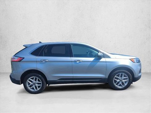 Used 2024 Ford Edge SEL w/ Convenience Package AWD/4WD image 4